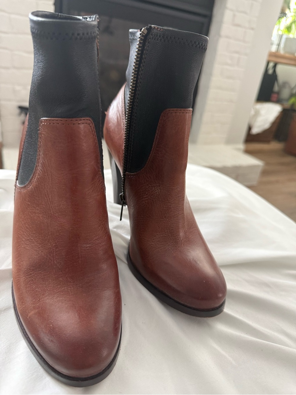 Frye Mikaela Short Stretch Two Tone Leather
